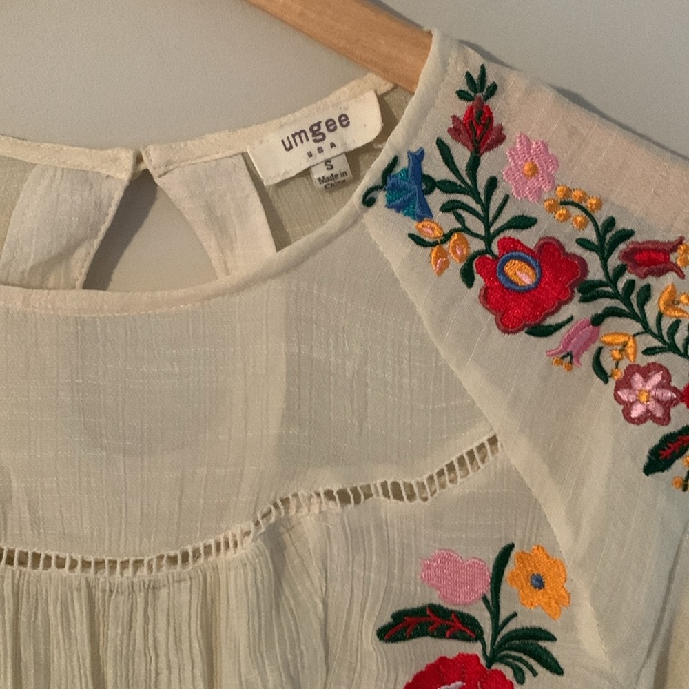 Embroidered Cream Floral Short-Sleeve Peasant Top - Picture 3 of 10